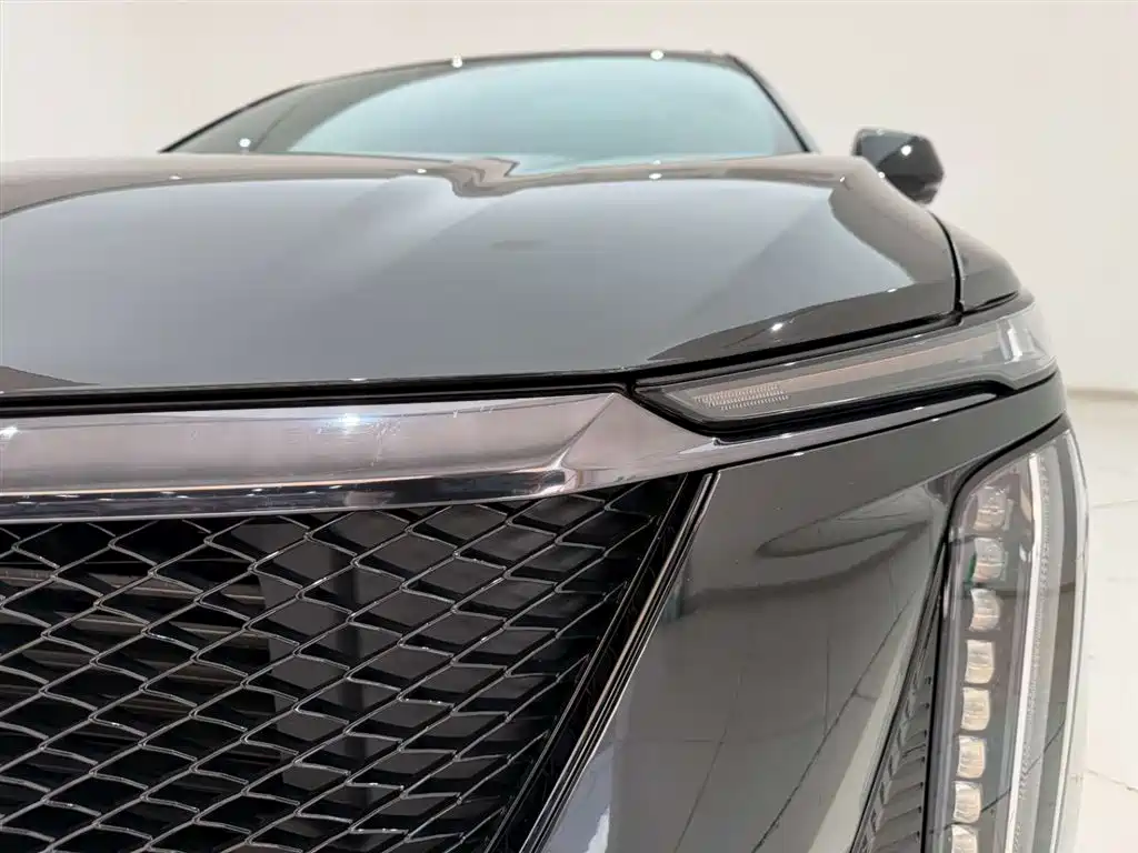 Cadillac XT5 2024 — фото 2