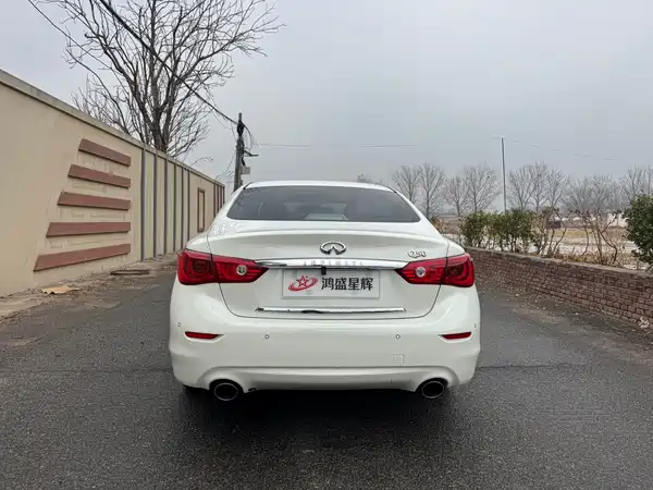 Infiniti Q50L 2015