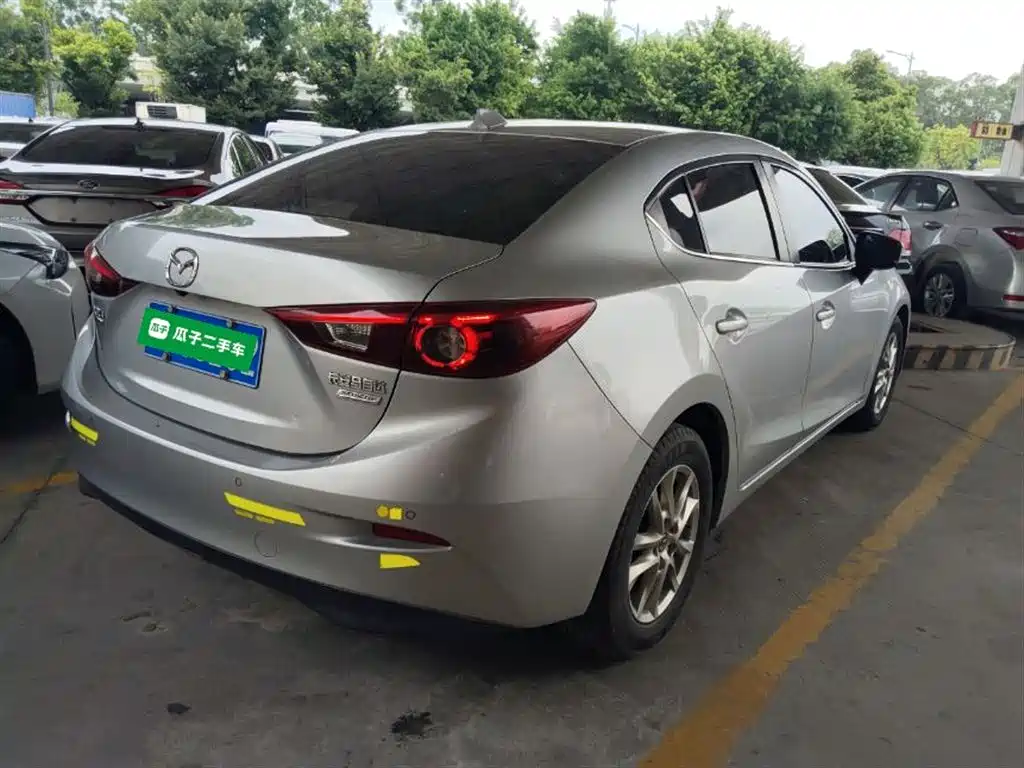 Mazda 3 Axela 2019 — фото 7