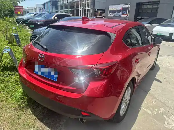 Mazda 3 Axela 2016