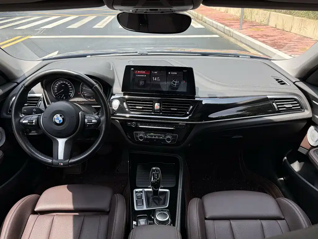 BMW 1 Series 2021 — фото 11