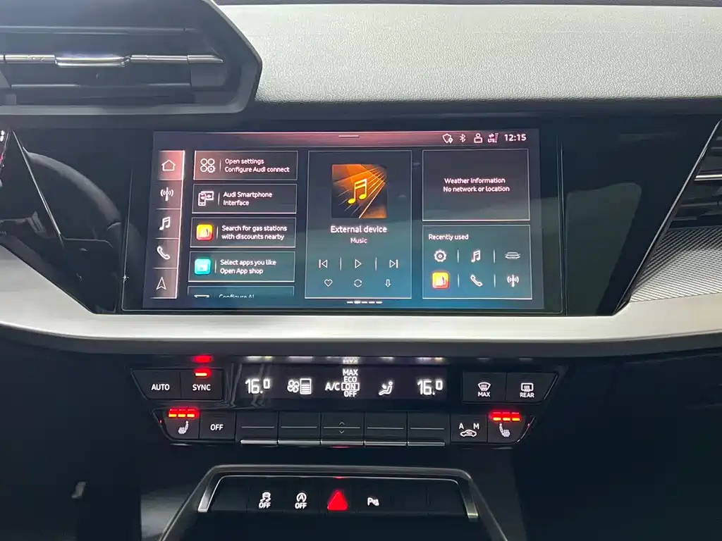 Audi A3 2023 — фото 11