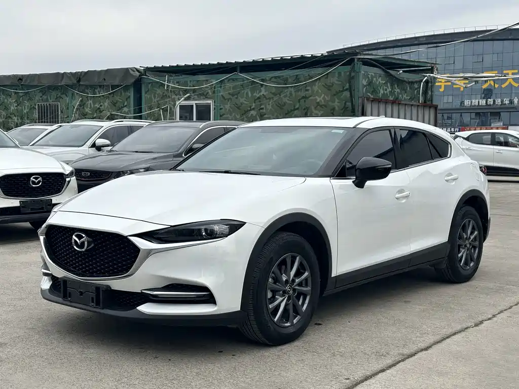 Mazda CX-4 2023 — фото 1
