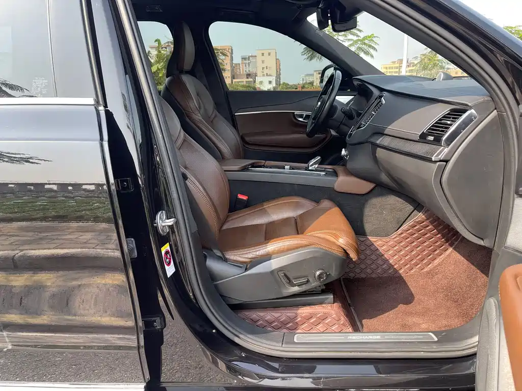 Volvo XC90 PHEV 2022 — фото 10