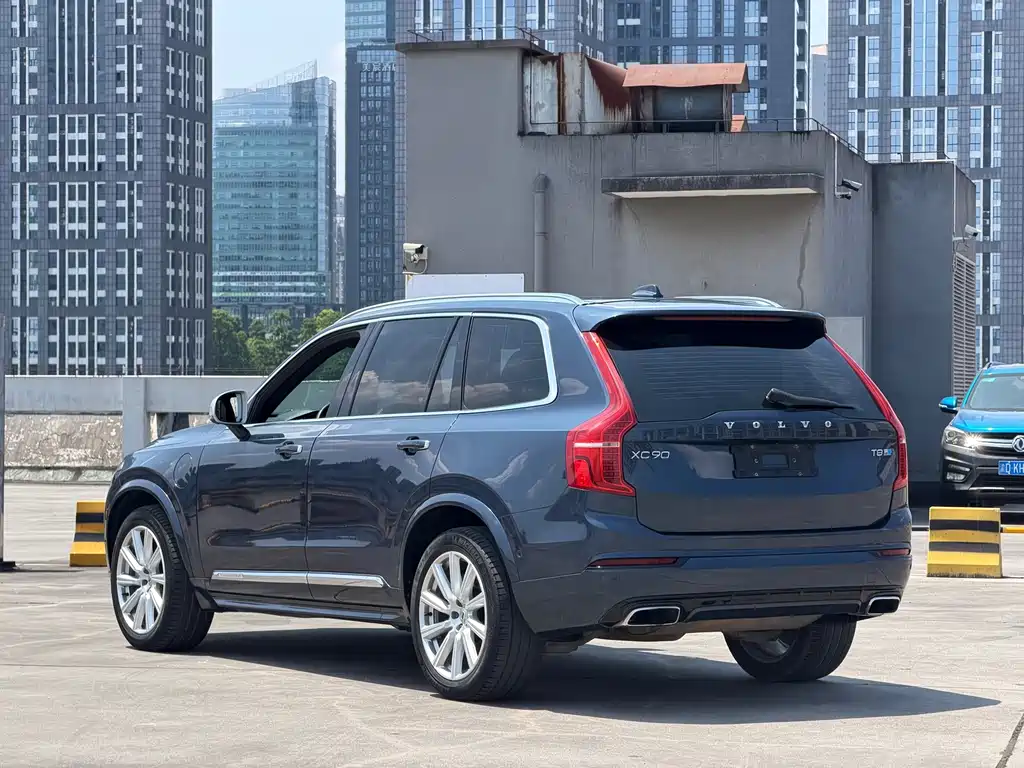 Volvo XC90 2018 — фото 7