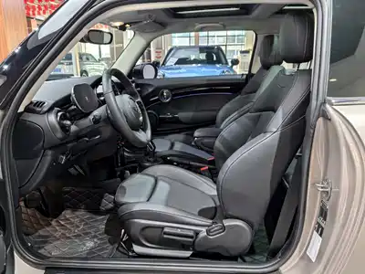 MINI MINI 2024