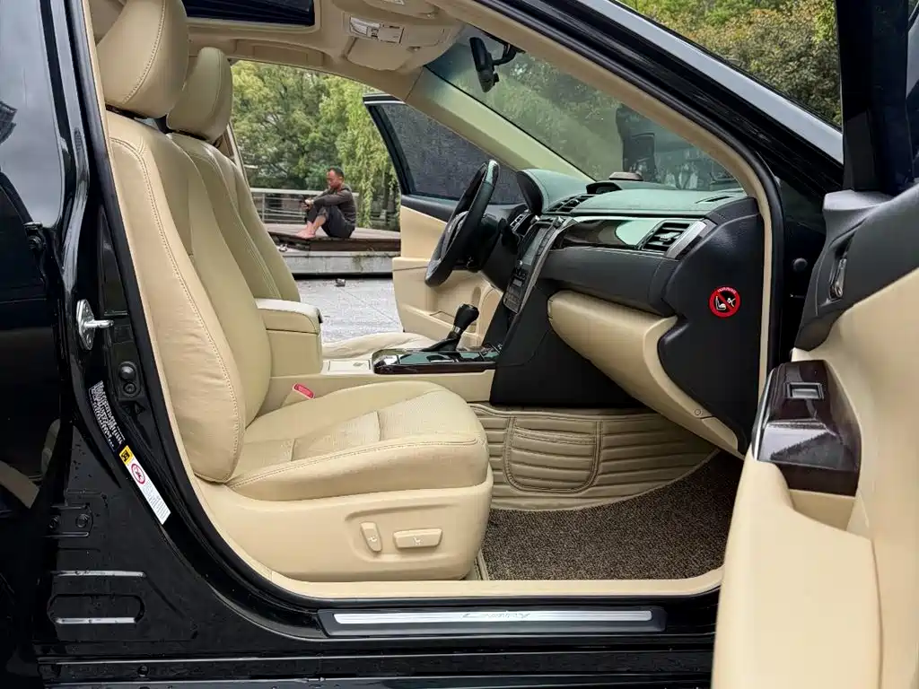 Toyota Camry 2017 — фото 11