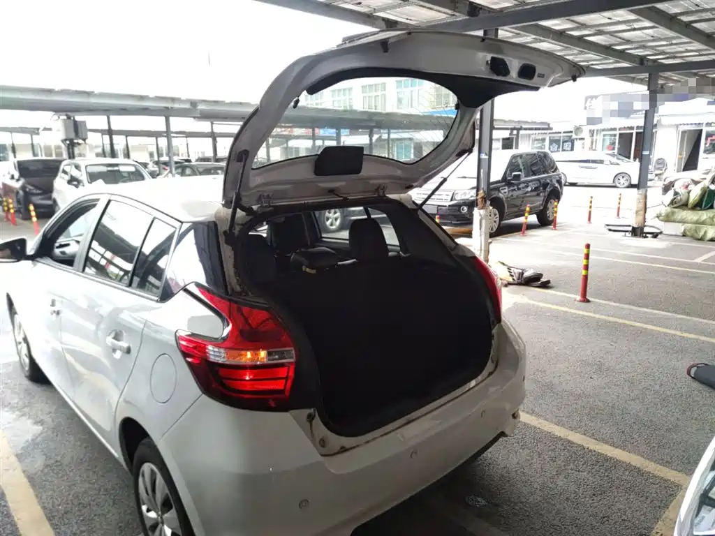 Toyota Yaris L 2019 — фото 19