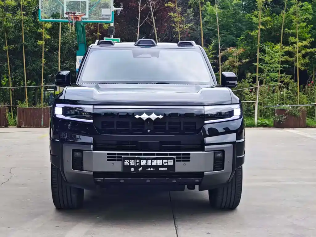 Fang Cheng Bao Leopard 8 2025