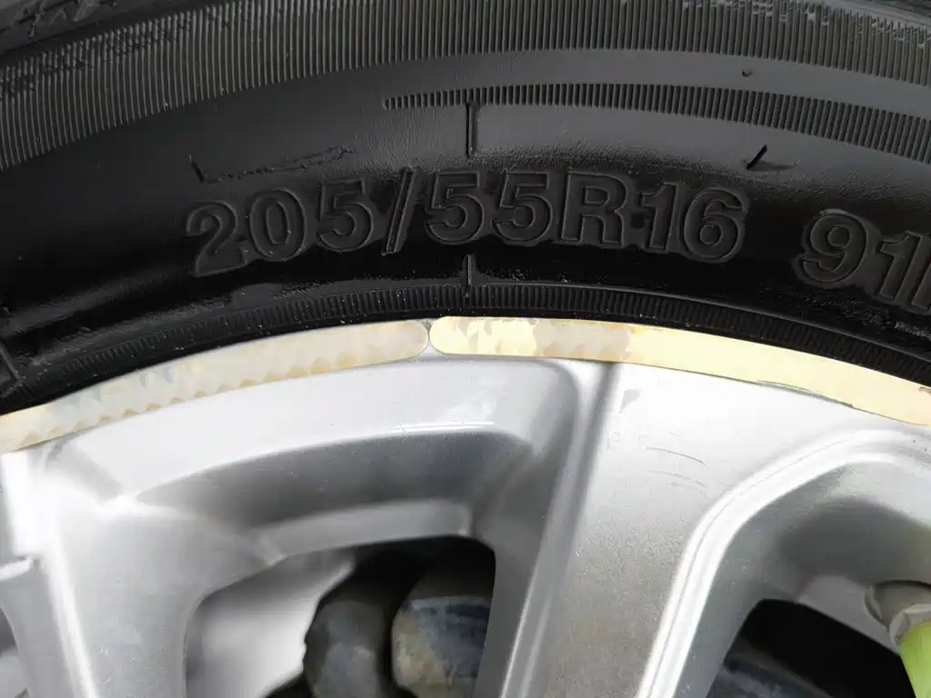 Geely Emgrand 2021 — фото 24