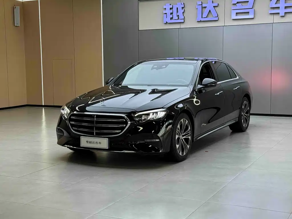 Mercedes-Benz E-Class 2025 — фото 4