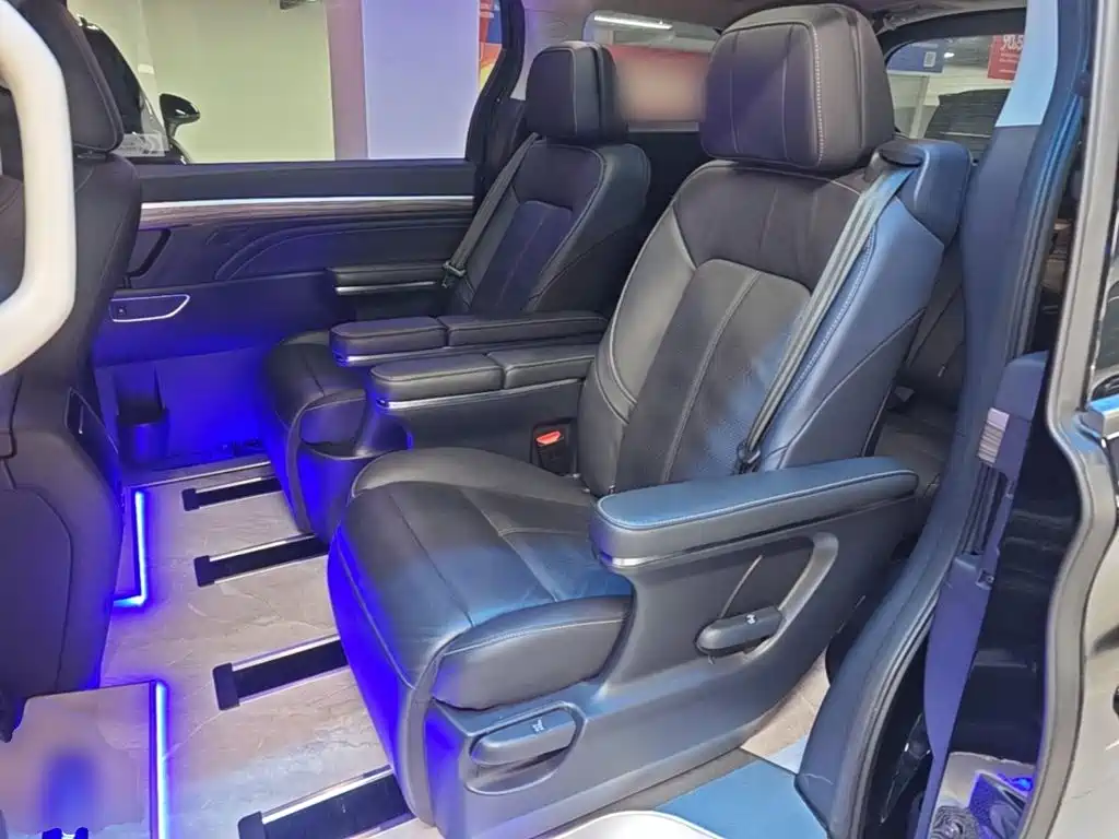 GAC Trumpchi M8 2023 — фото 17