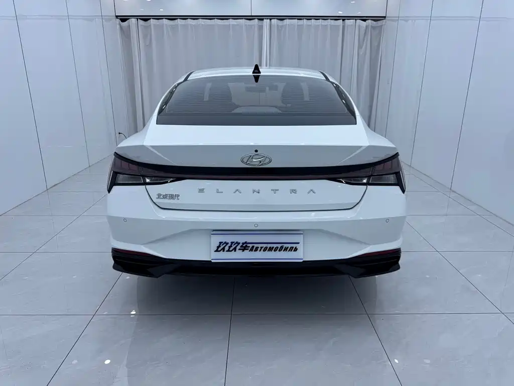 Hyundai Elantra 2024