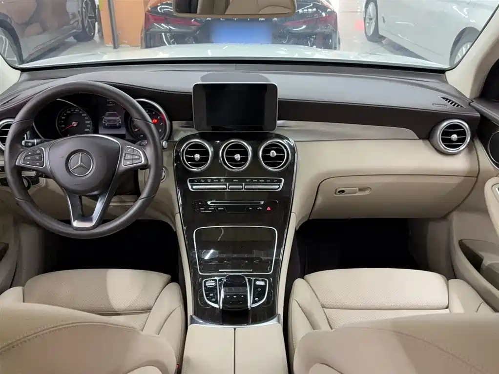 Mercedes-Benz GLC 2016 — фото 16
