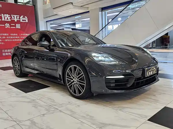 Porsche Panamera 2021