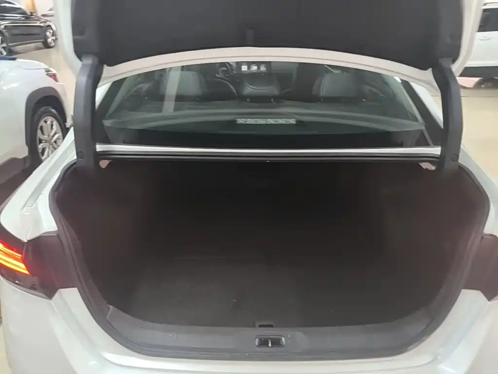 Nissan Teana 2023 — фото 19
