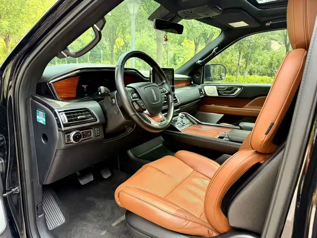 Lincoln Navigator 2019 — фото 14