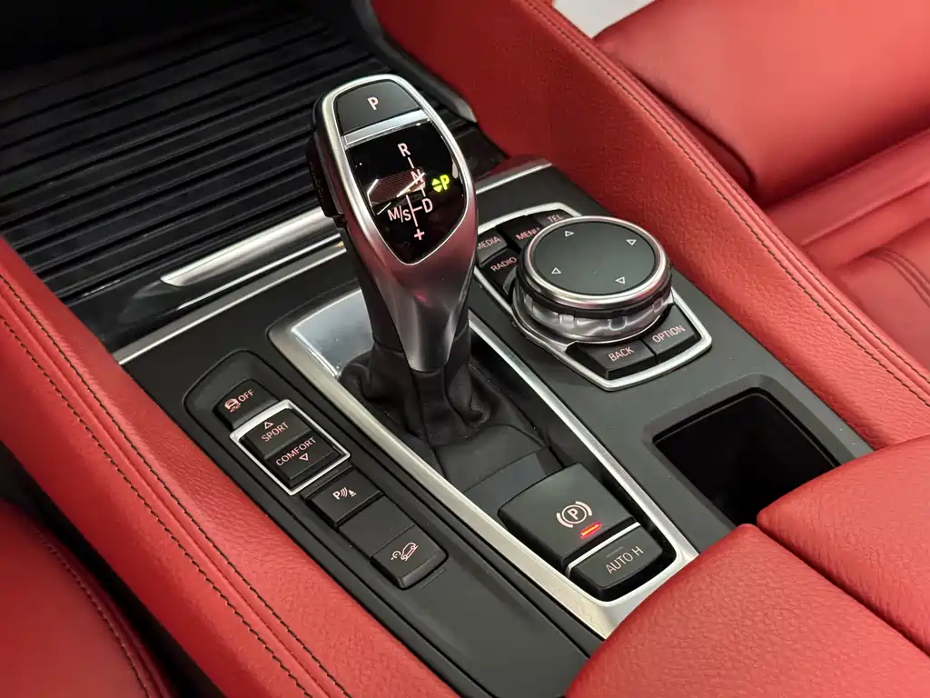 BMW X6 2016 — фото 15