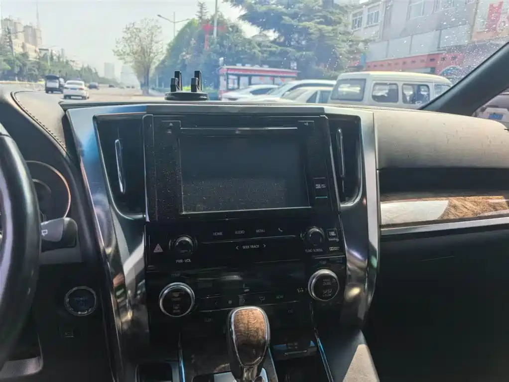 Toyota Alphard 2019 — фото 9
