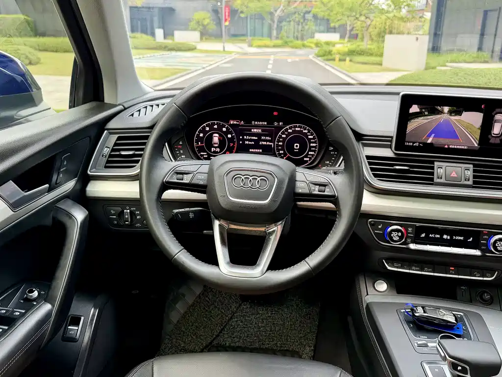 Audi Q5L 2020 — фото 16