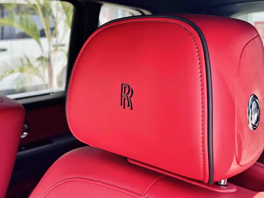 Rolls-Royce Cullinan 2022 — фото 13
