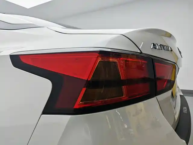Nissan Teana 2021 — фото 17