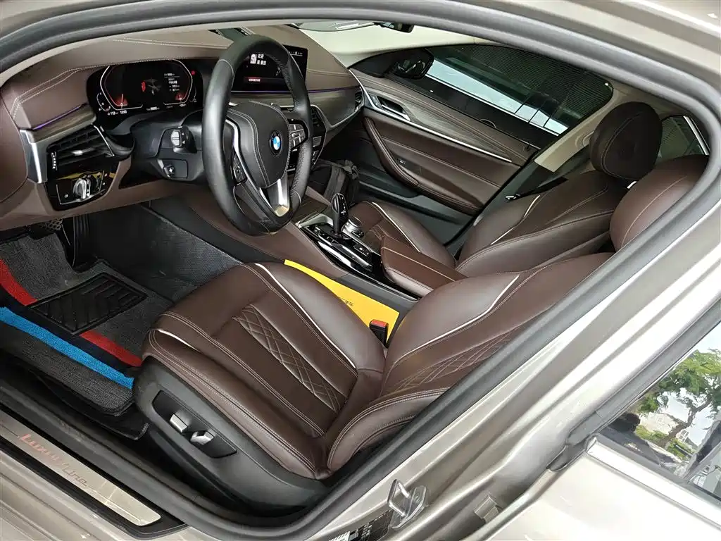 BMW 5 Series 2020 — фото 15