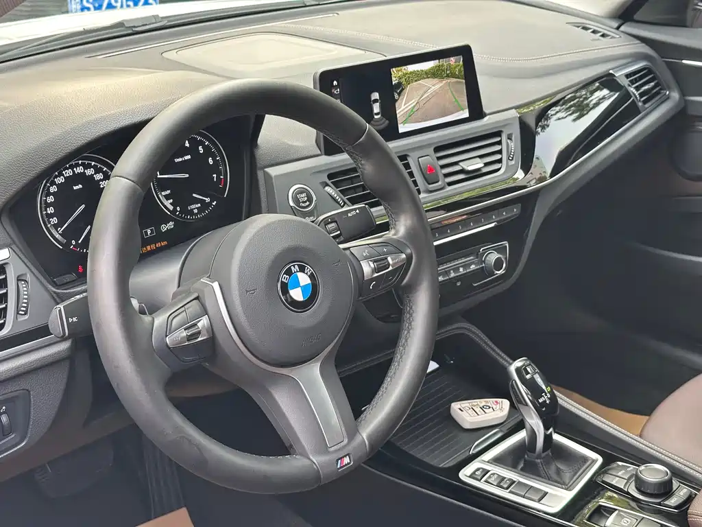 BMW 1 Series 2020 — фото 9