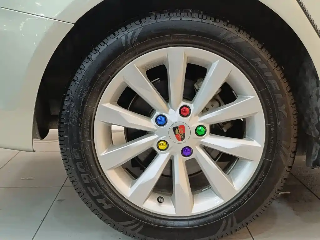 Roewe i6 New Energy 2018 — фото 29