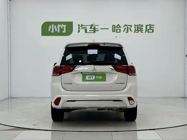 Mitsubishi Outlander 2023