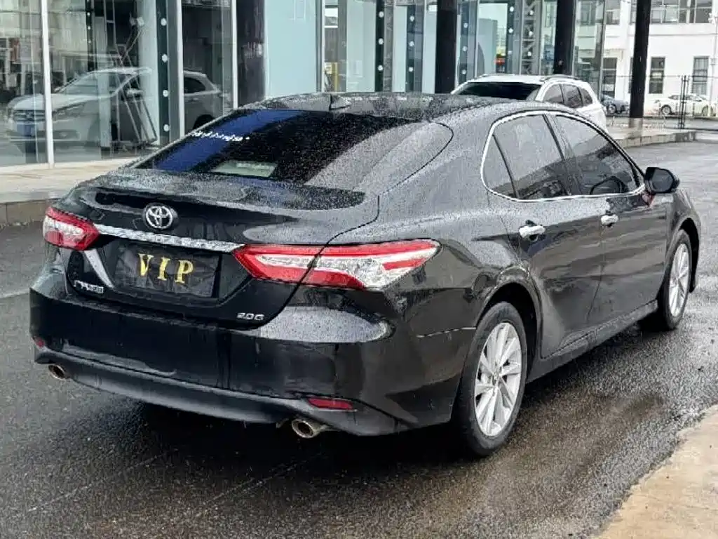 Toyota Camry 2021 — фото 7