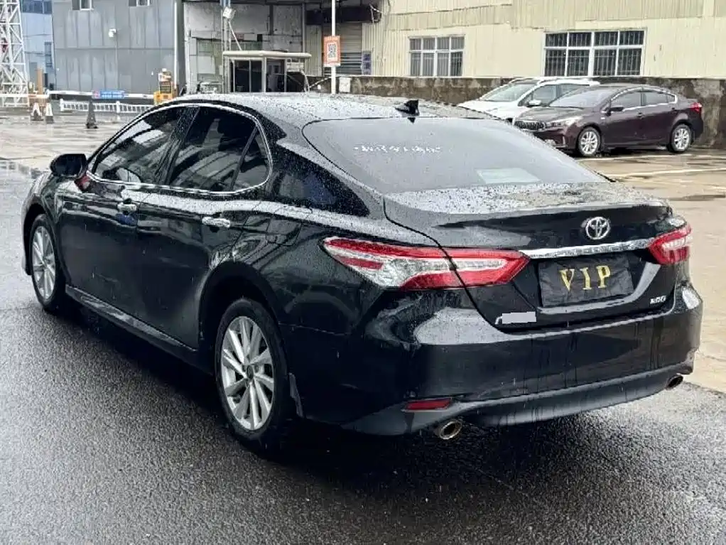 Toyota Camry 2021 — фото 9