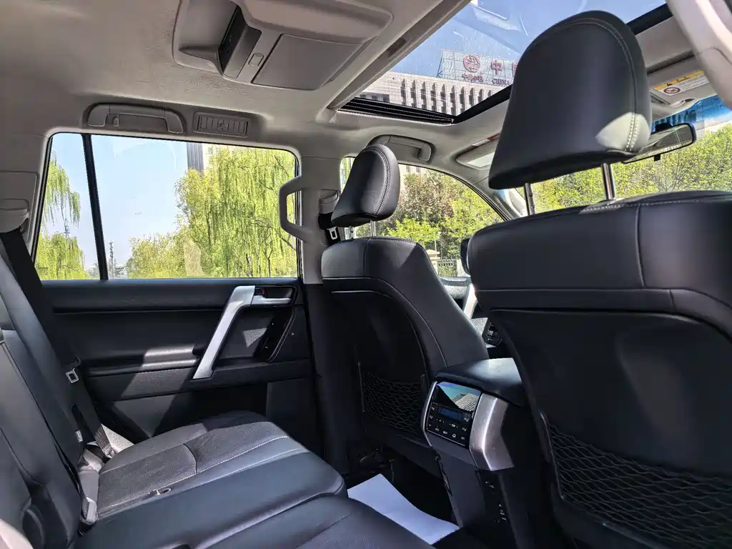 Toyota Prado 2019 — фото 13