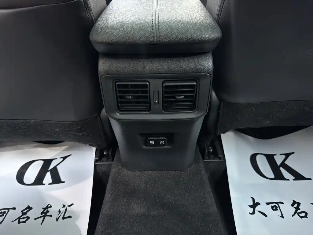 Toyota RAV4 2021 — фото 16