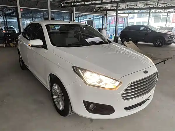 Ford Escort 2015