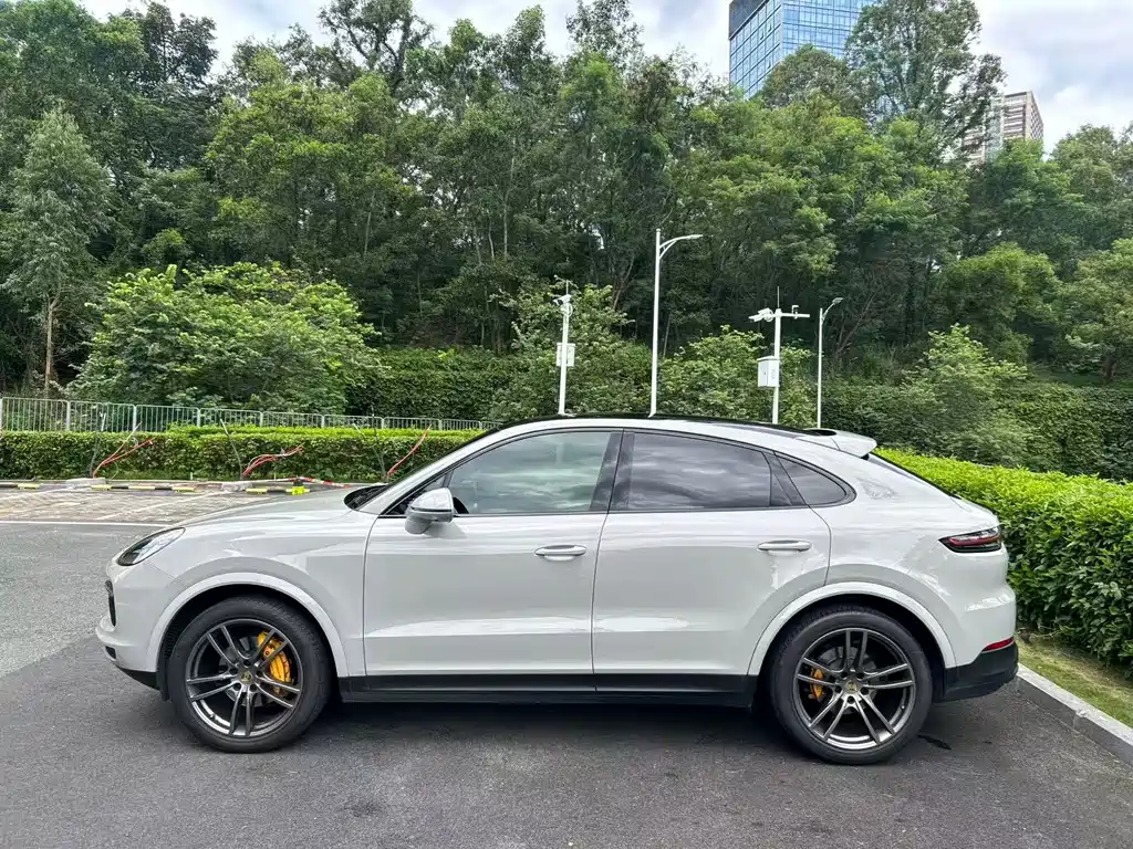 Porsche Cayenne 2023