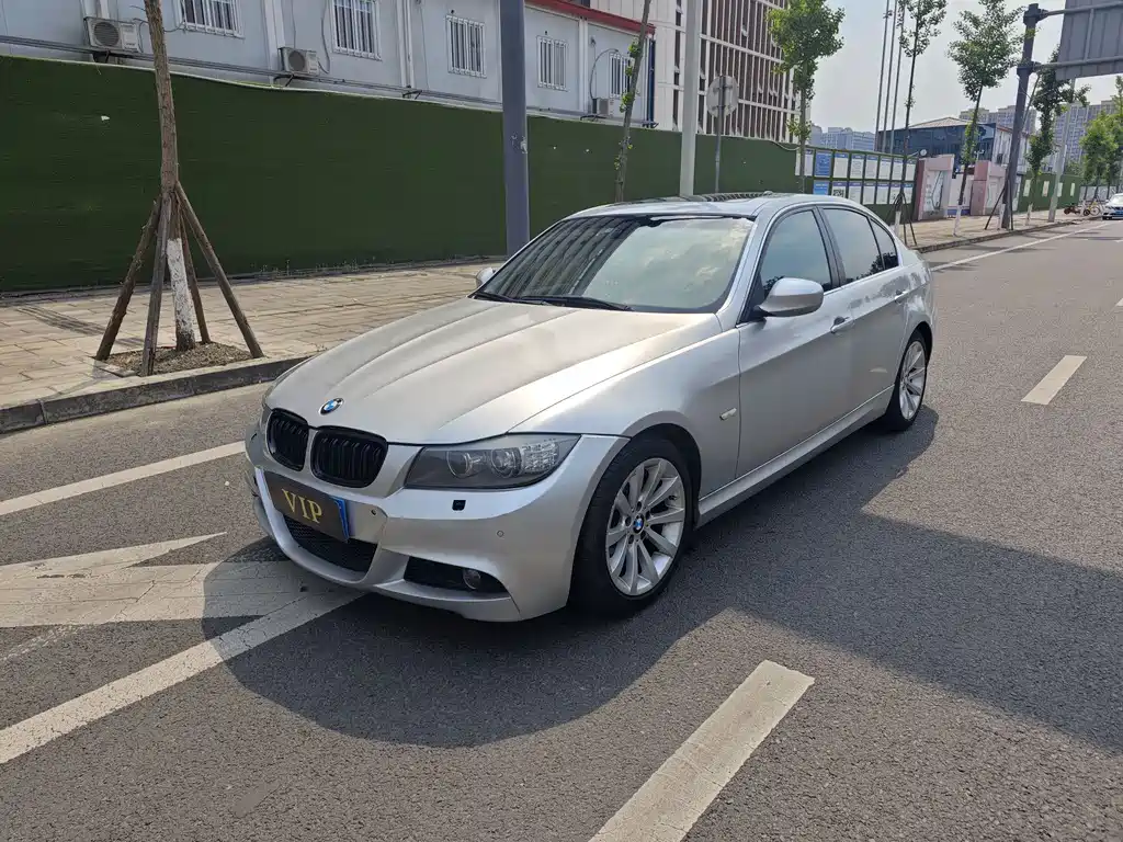 BMW 3 Series 2010 — фото 2