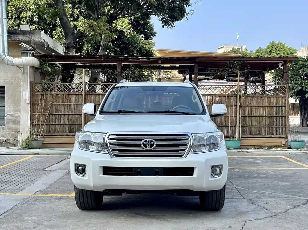 Toyota Land Cruiser 2016 — фото 2
