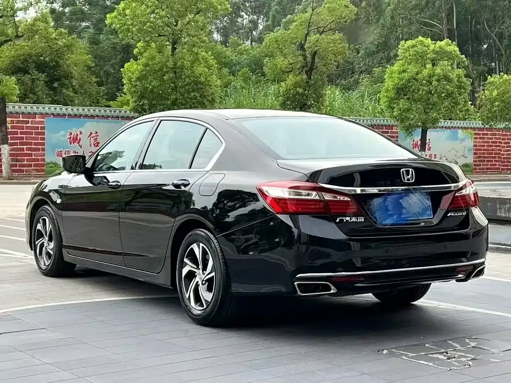 Honda Accord 2018 — фото 7