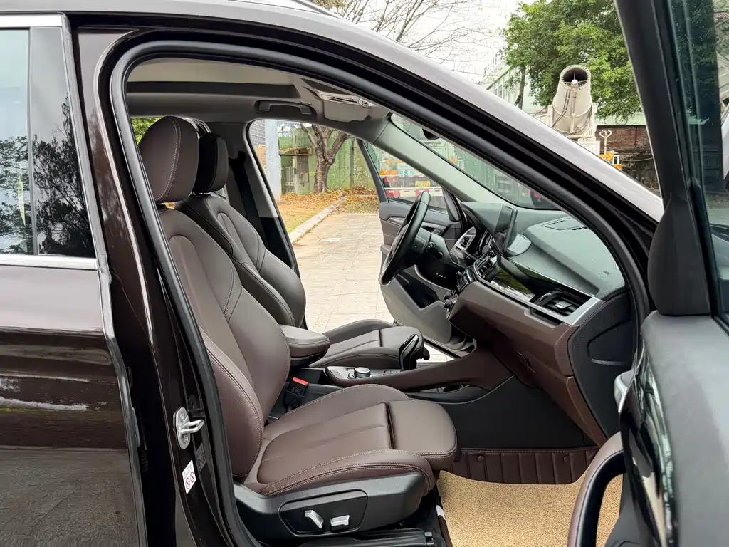 BMW X1 2022 — фото 12