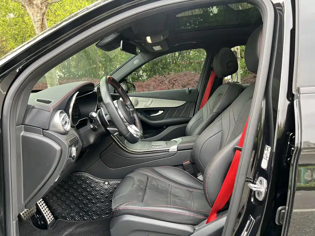 Mercedes-Benz GLC AMG 2022 — фото 6