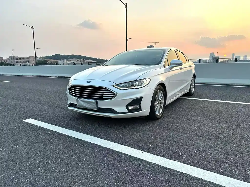 Ford Mondeo 2019 — фото 1