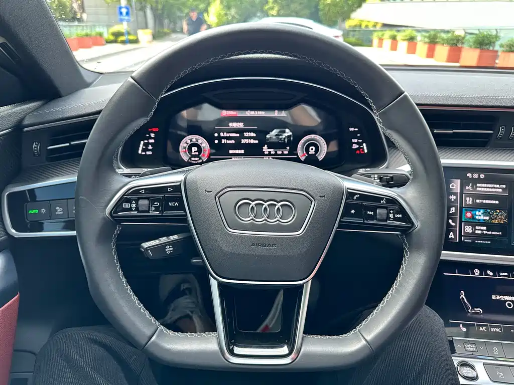 Audi A7L 2023 — фото 12