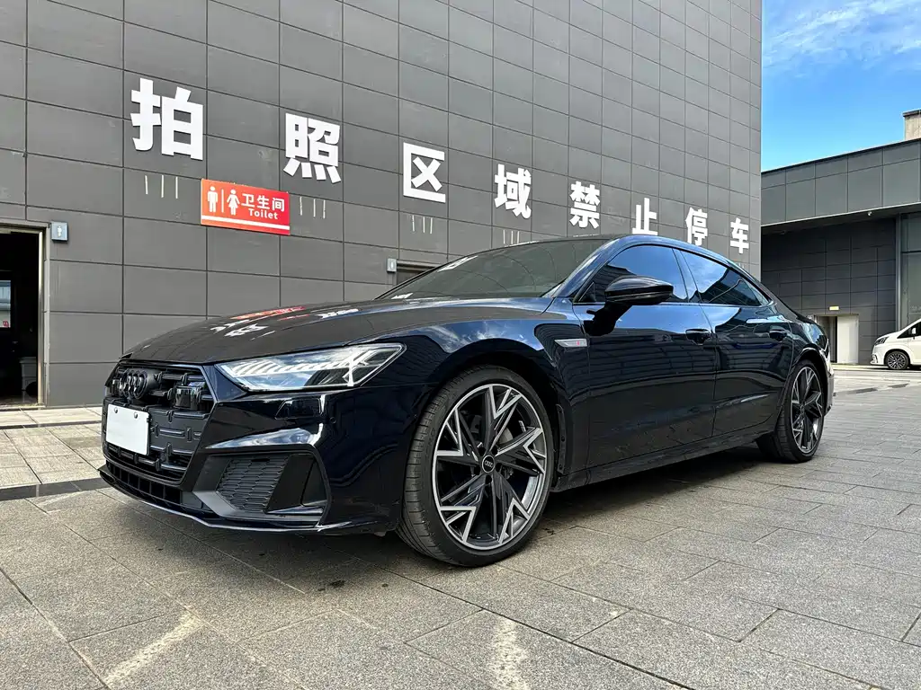 Audi A7L 2023 — фото 1