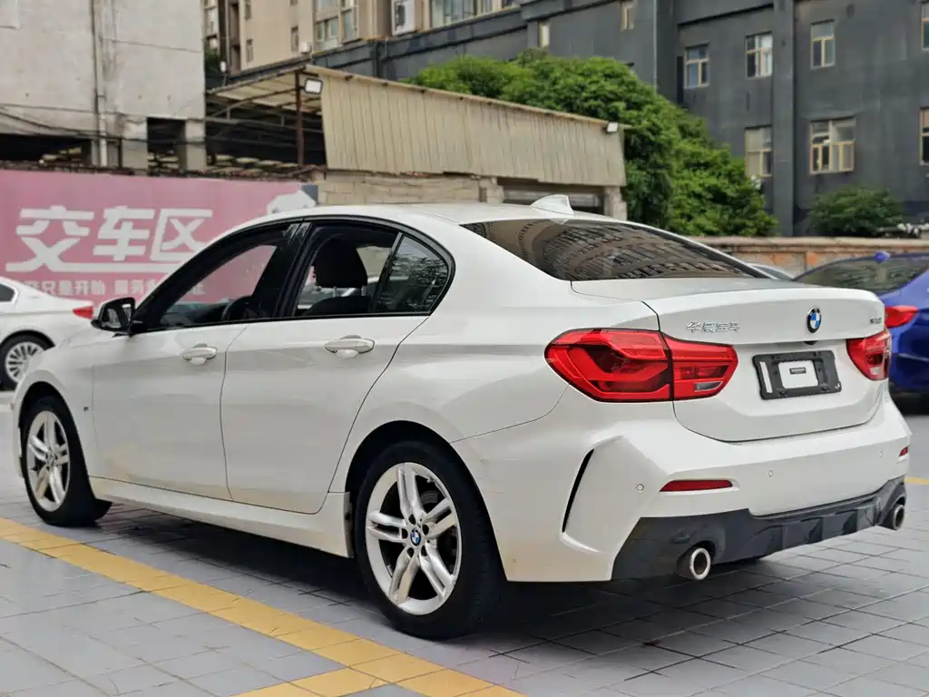 BMW 1 Series 2020 — фото 18