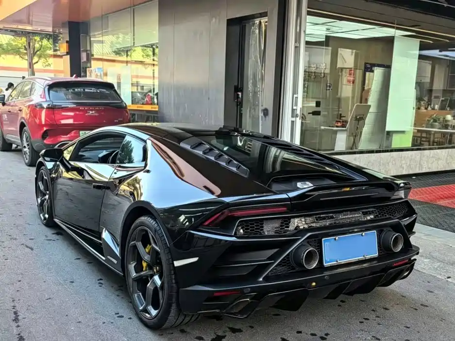 Lamborghini Huracan 2023 — фото 13