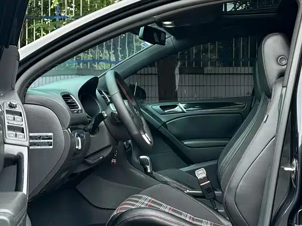 Volkswagen Golf GTI 2012