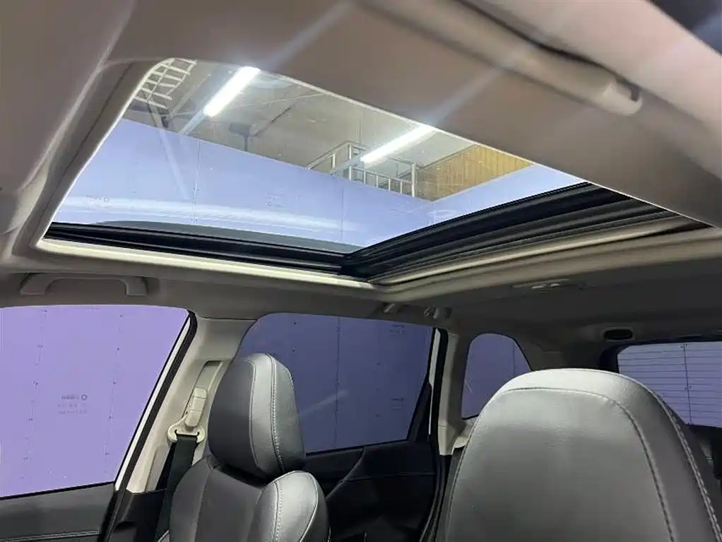 Subaru Forester 2023 — фото 11
