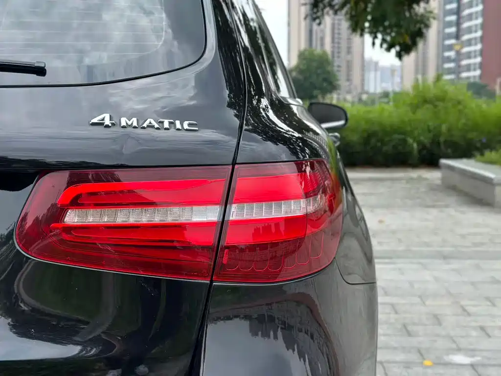 Mercedes-Benz GLC 2016 — фото 15