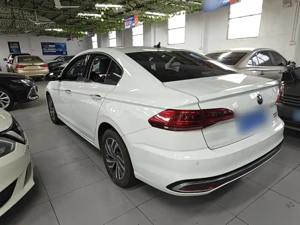 Volkswagen Bora 2023